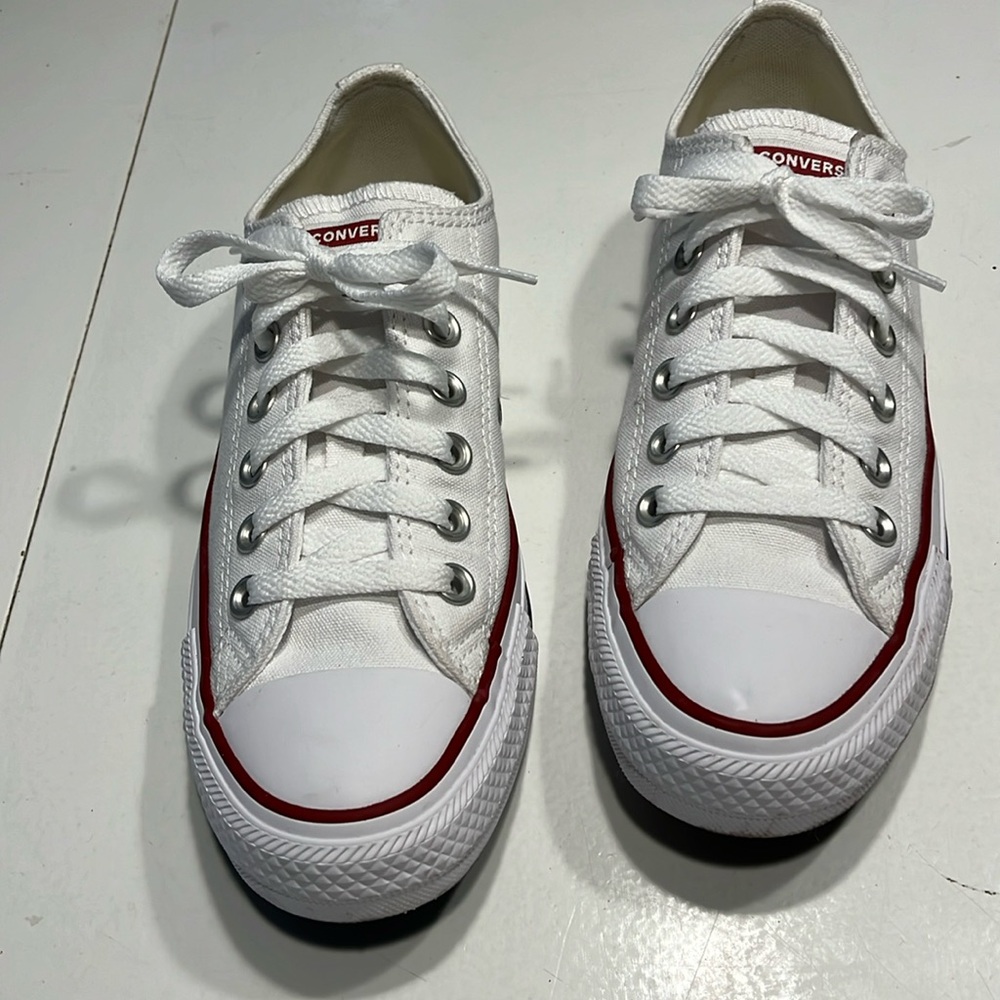 All Star Converse men’s size 4.5/ women’s size 6.5.  EUC